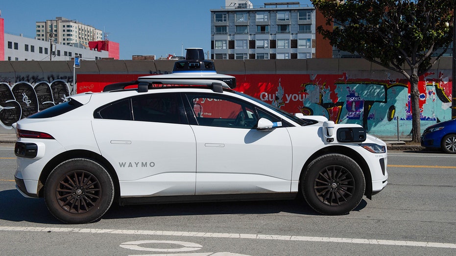 Robotaxi drives off from airport with passenger's suitcase Education Guide